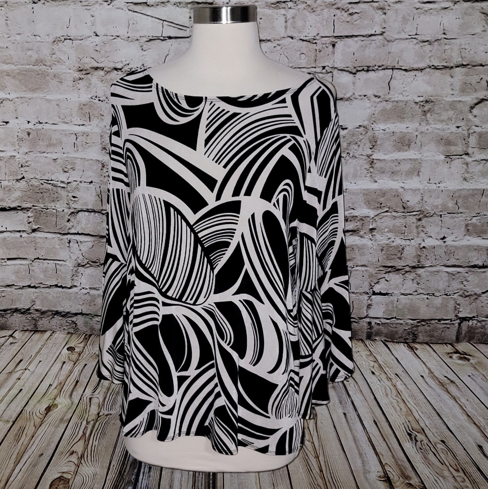 Chico’s Travelers Top Size 1(M/8) Off White/Black